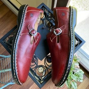 Born Women's Red Genuine Leather Mary Jane / Loafers size 9